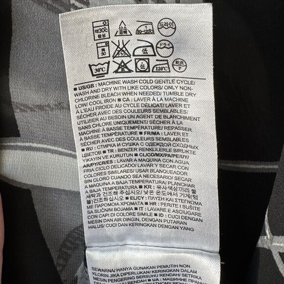 Banana Republic Sheer Short Sleeve Blouse Leaf Pattern Black Women’s Size Large - Picture 8 of 12